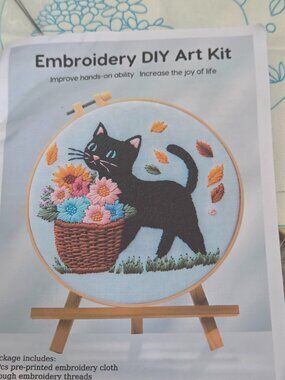 Flower Basket Cat Embroidery Kit